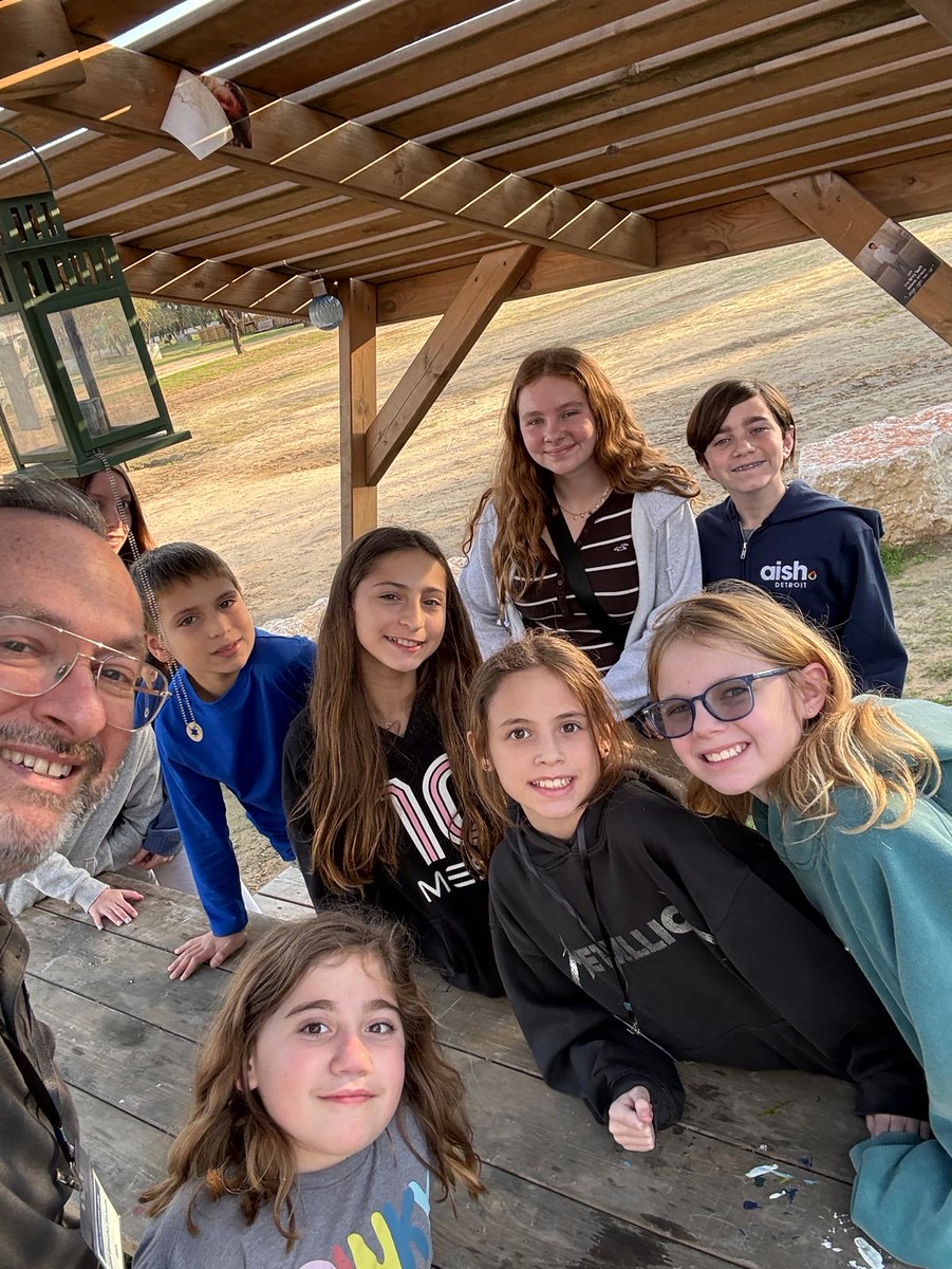 Families on the Aish Detroit Israel mission